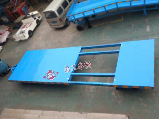 平板车 15吨伸缩型乐玩（中国）