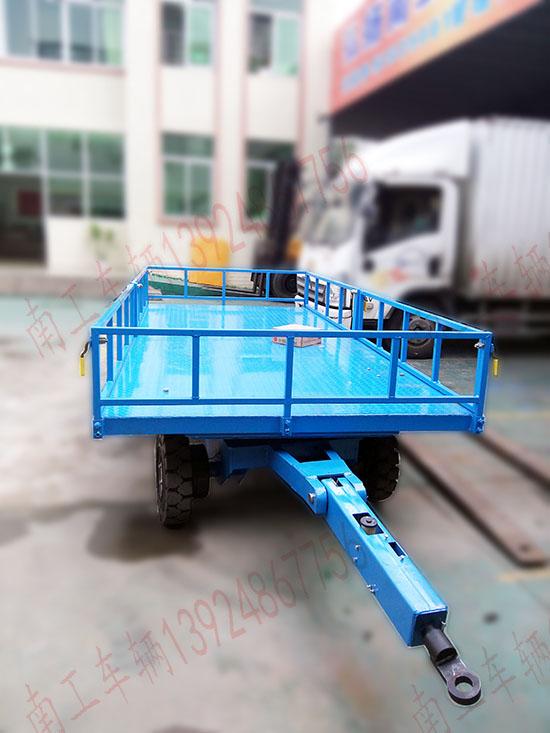 6吨乐玩（中国）护栏型牵引拖车