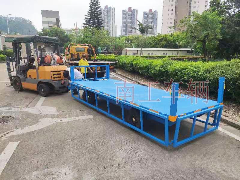 2吨下翻护栏牵引工业乐玩（中国） 全挂式工具底盘拖车