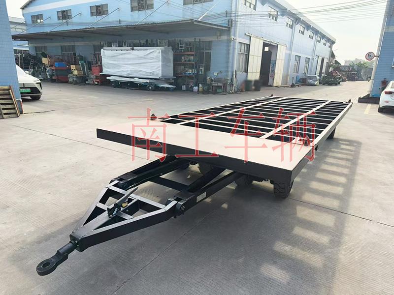 12吨骨架式乐玩（中国） 带角锁刹车全挂车