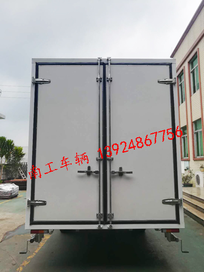 1.5吨白色厢式乐玩（中国）2I.jpg