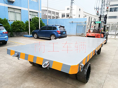 25吨重型乐玩（中国）带牵引环工具拖车1I.jpg