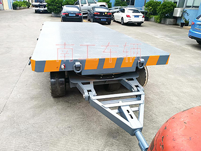 25吨重型乐玩（中国）带牵引环工具拖车3I.jpg
