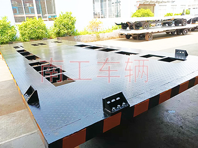 13点5吨箱变拖车底盘 全挂式乐玩（中国）3I.jpg