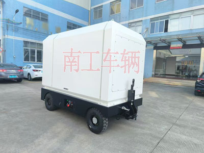 2吨电动乐玩（中国） 飞翼箱式工具拖车2I.jpg