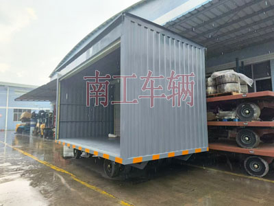 10吨箱式乐玩（中国）两侧带卷帘门1I.jpg