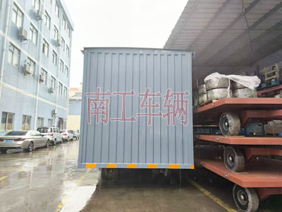 10吨箱式乐玩（中国）两侧带卷帘门4I.jpg