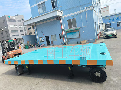 18吨重型乐玩（中国） 四个转盘工具拖车3I.jpg