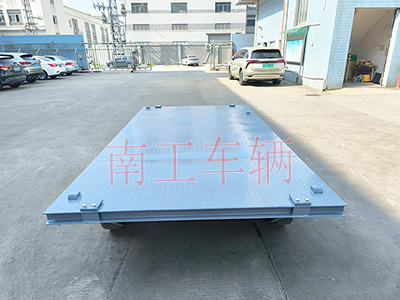 3吨小型牵引乐玩（中国） 全挂车3I.jpg