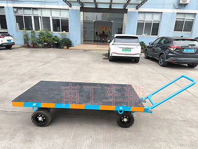 3吨小型乐玩（中国） 带橡胶垫工具车2I.jpg
