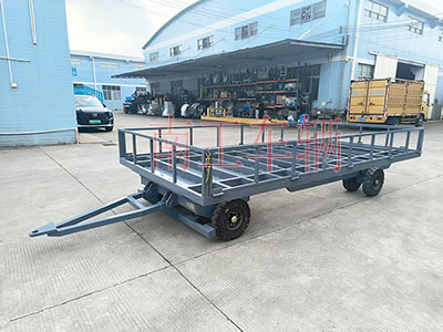 4吨骨架式乐玩（中国） 带下翻护栏工具拖车3I.jpg